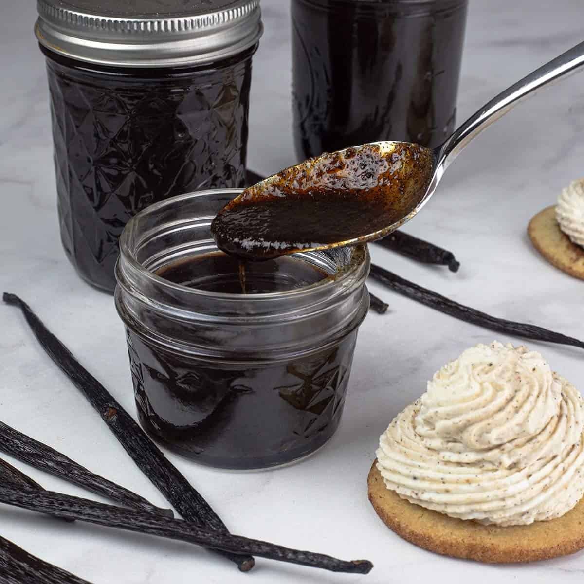 Vanilla Extract vs Vanilla Bean Paste: Which Should You Buy?